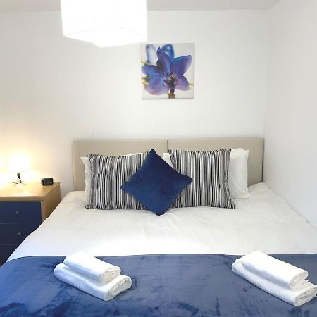 Cosy Family Home - Coventry City Centre - Entire House Buitenkant foto