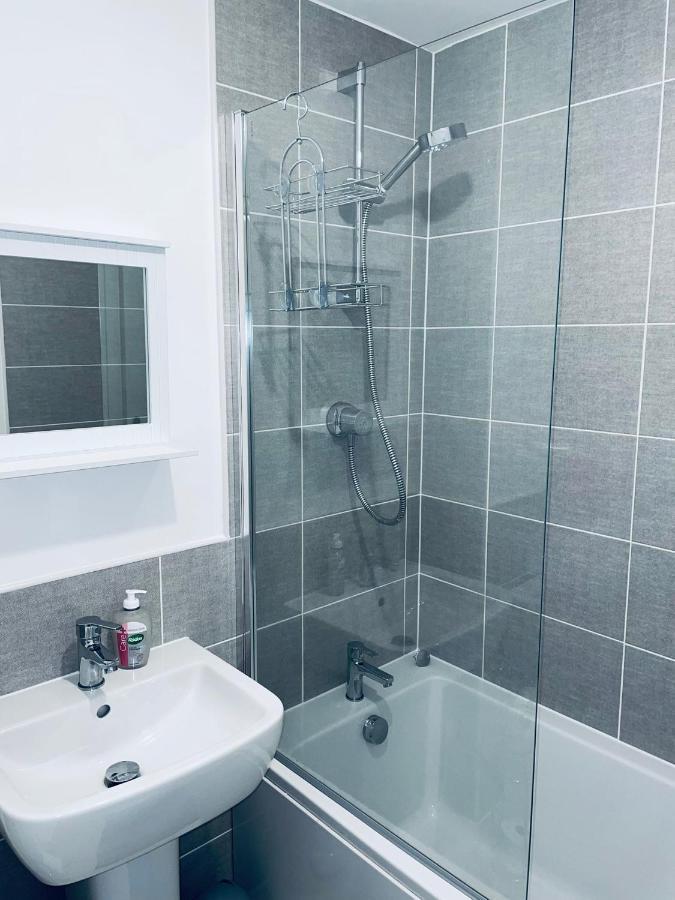 Cosy Family Home - Coventry City Centre - Entire House Buitenkant foto